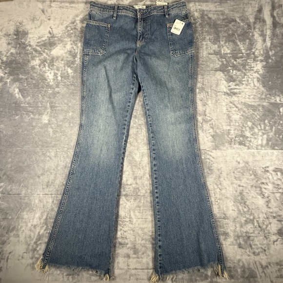 Free People Denim - Free People Izzy Flare Jeans Women's 29 Blue Denim Flat Back Raw Distressed Hem
